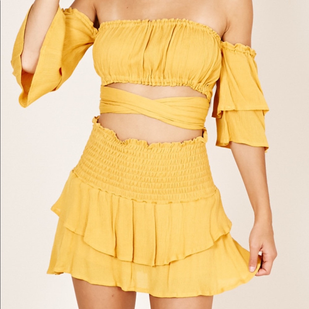 Yellow two piece set- tie top and squort